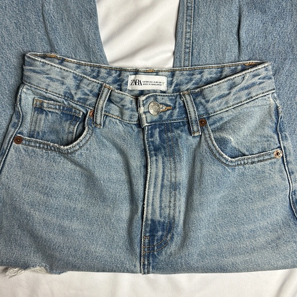 Like New Distressed Zara Hi-Rise, Wide Leg Denim XL Length! - Picture 3 of 6